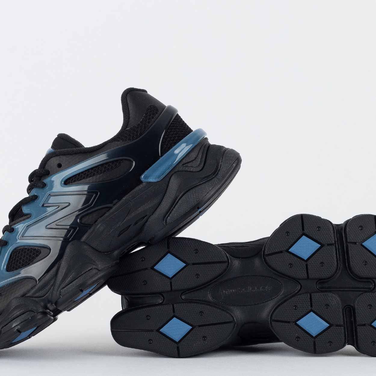 Tênis New Balance 9060 Preto Azul U9060IDW