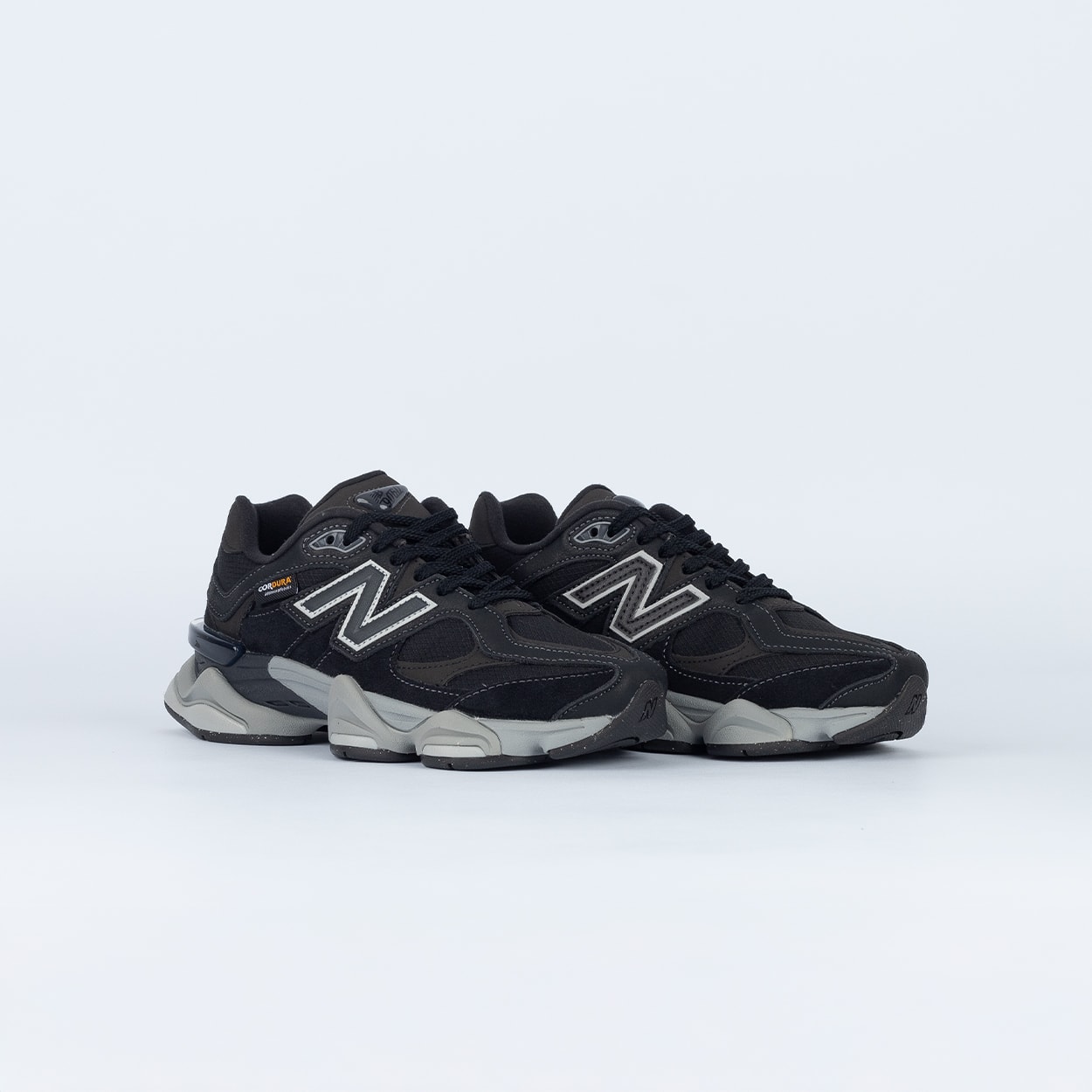 Tênis New Balance 9060 Preto Cinza U9060ORA