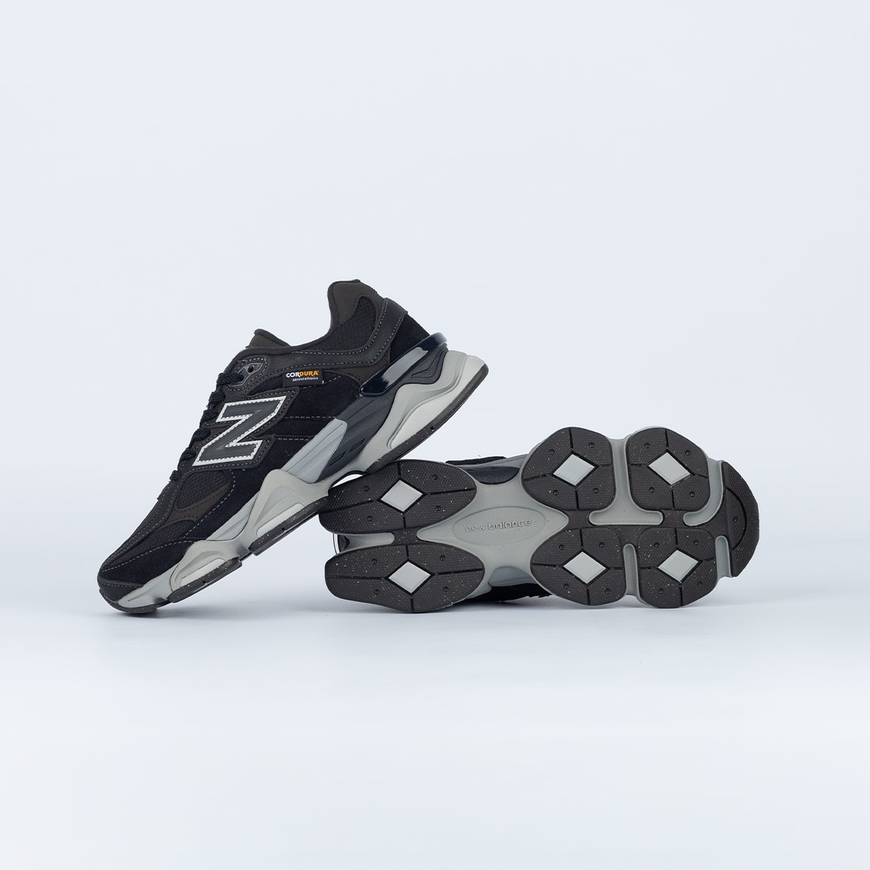 Tênis New Balance 9060 Preto Cinza U9060ORA