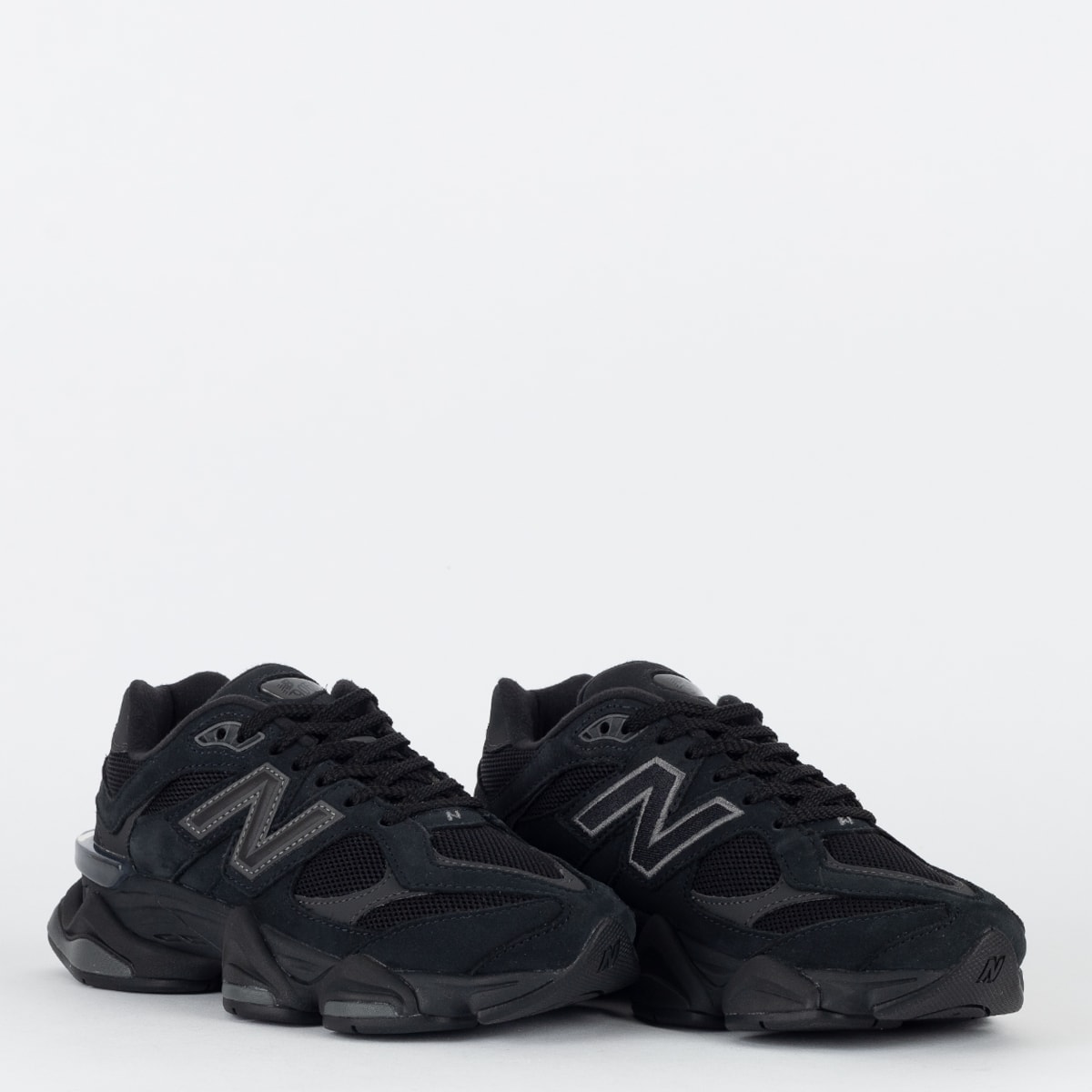 Tênis New Balance 9060 Preto Preto U9060ZGE1