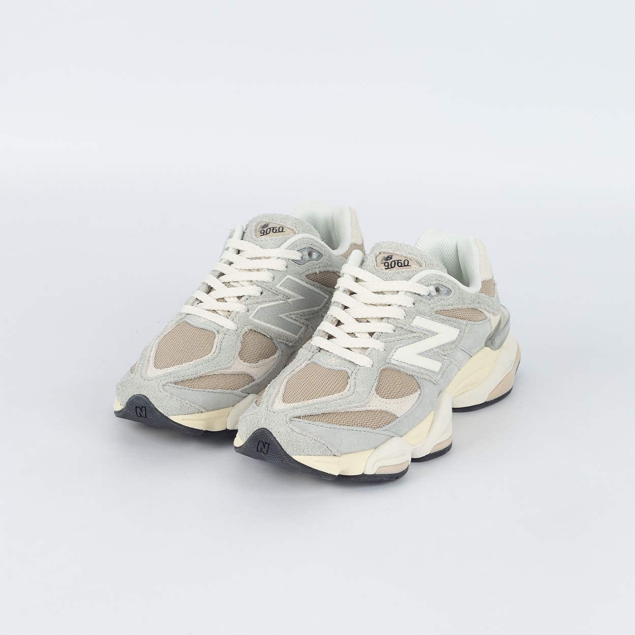 Tênis New Balance 9060 Verde Acinzentado Bege U9060440