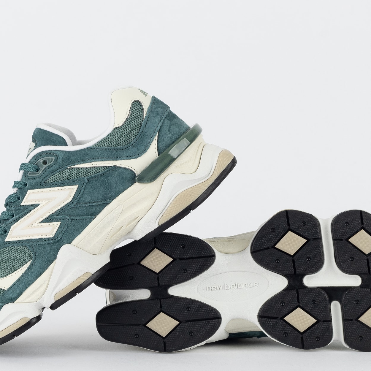 Tênis New Balance 9060 Verde Escuro U9060EEK