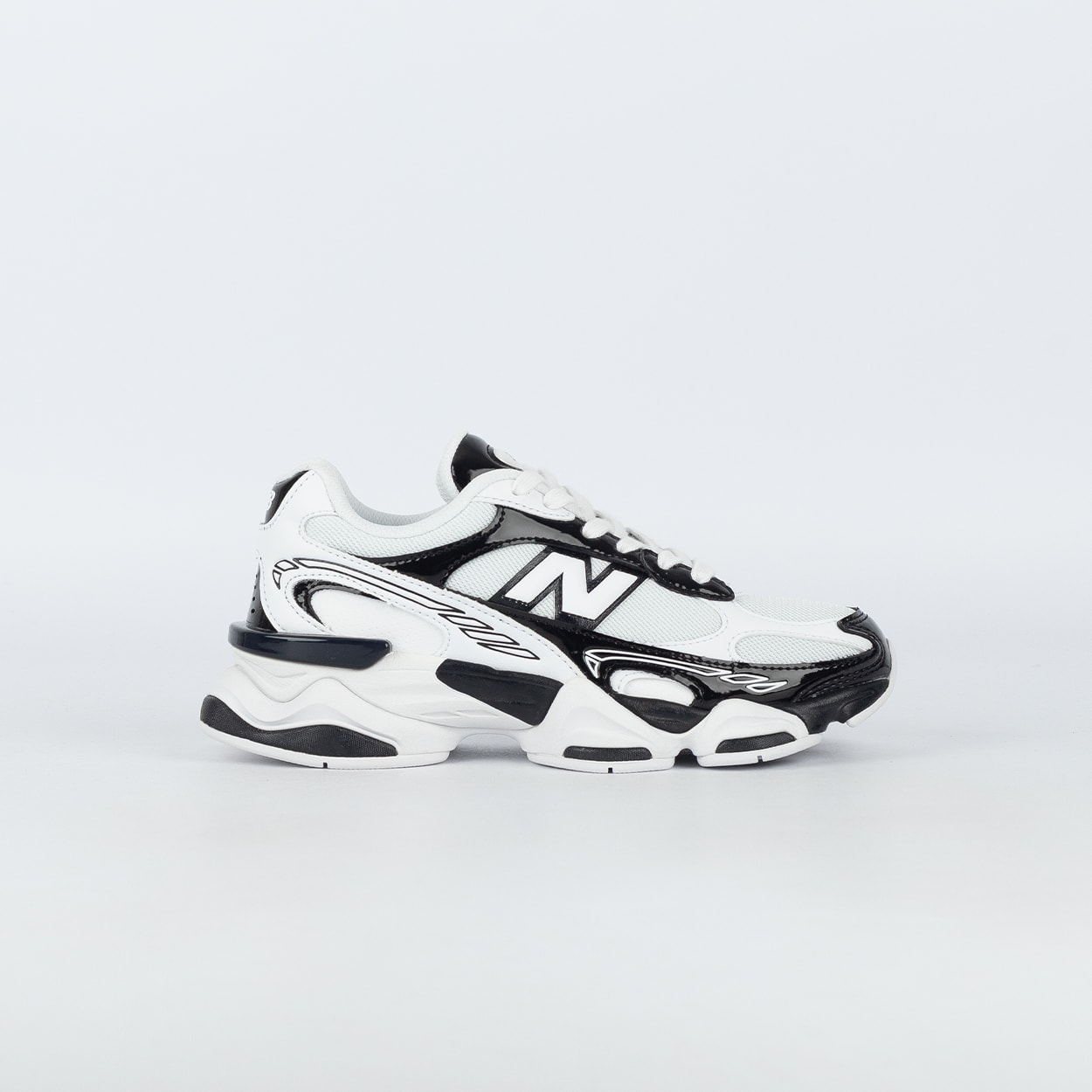Tênis New Balance 9060R Preto Branco U906076M