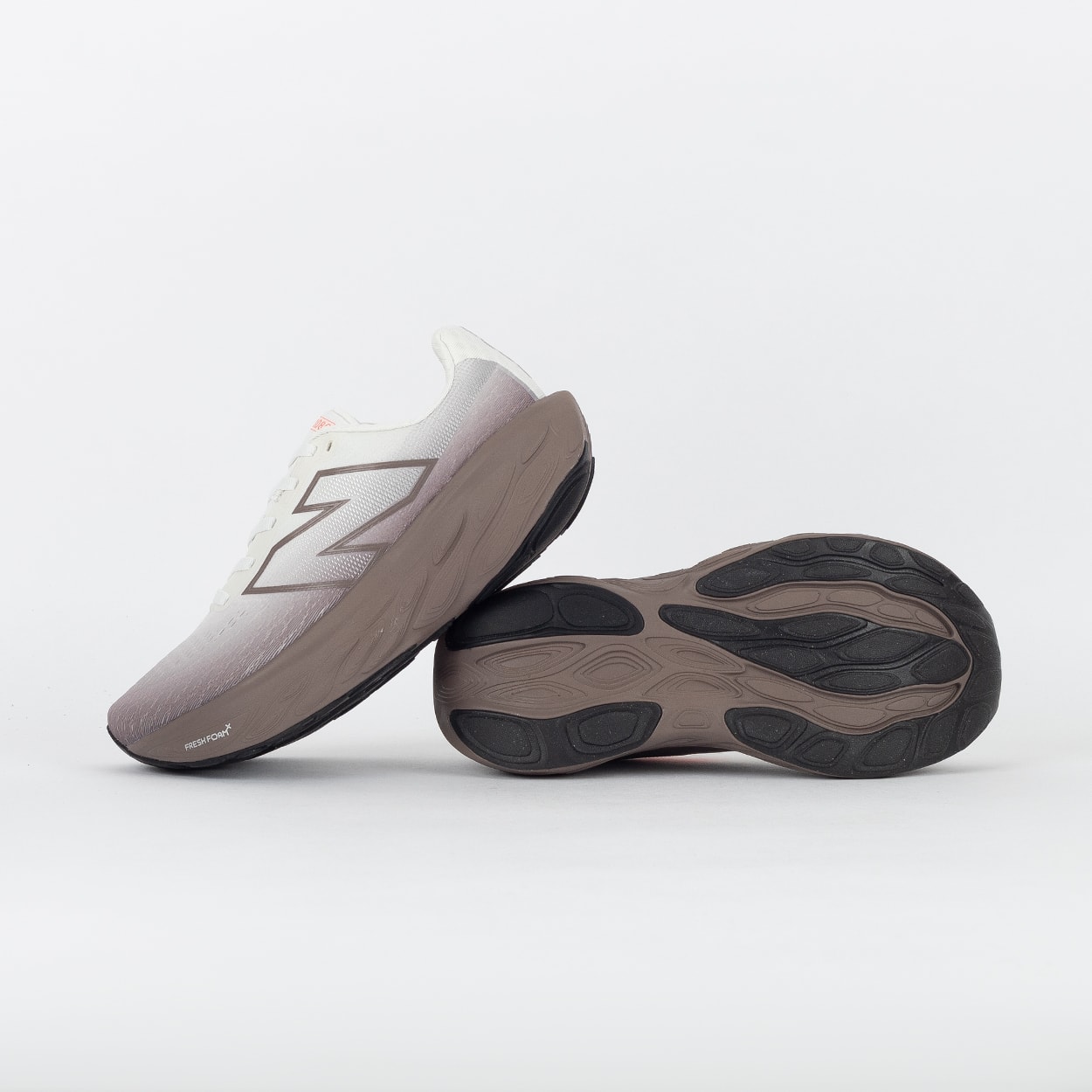 Tênis New Balance Fresh Foam X 1080 V14 Marrom W108014E