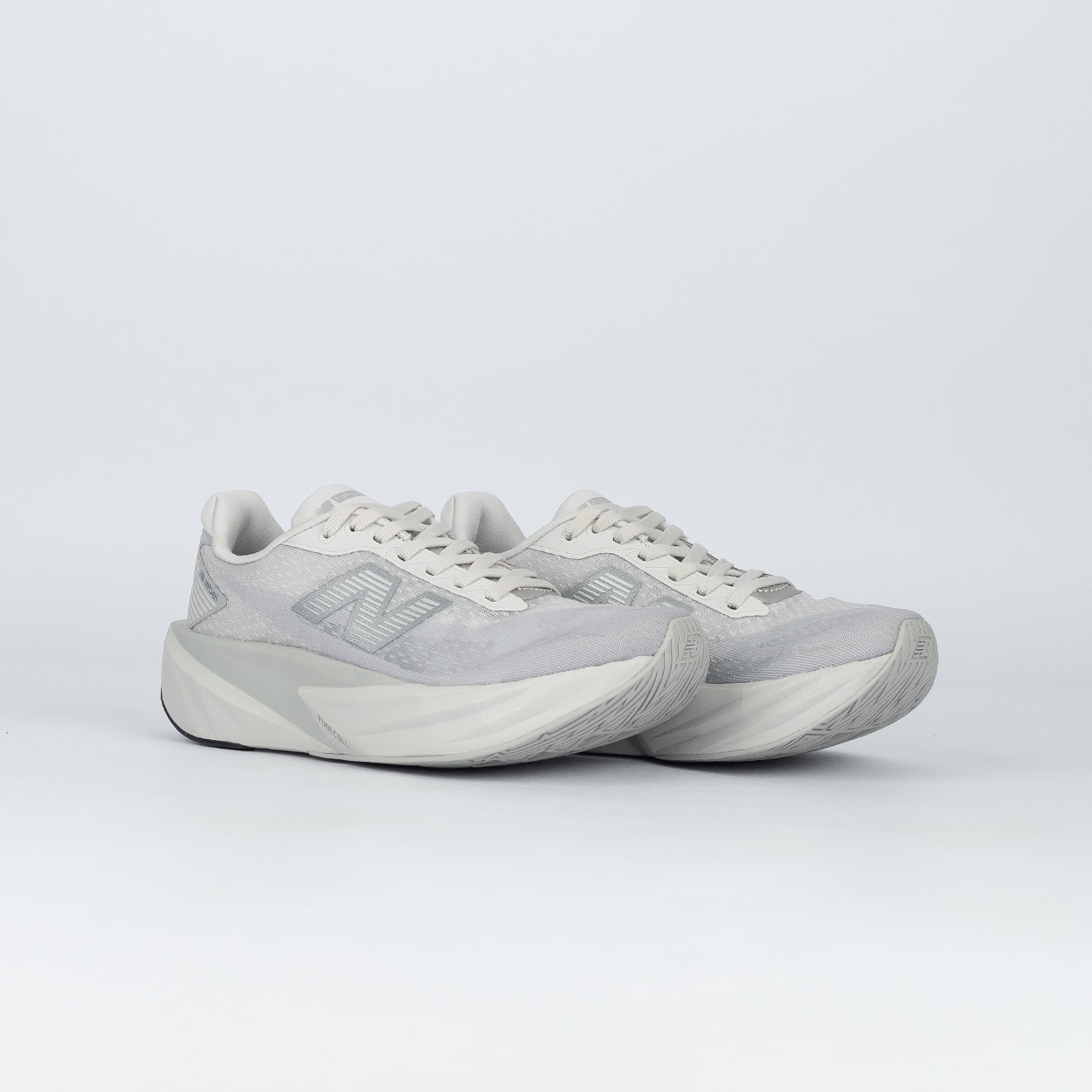Tênis New Balance Fuelcell Rebel V5 Cinza Claro Prata WFCX6SN