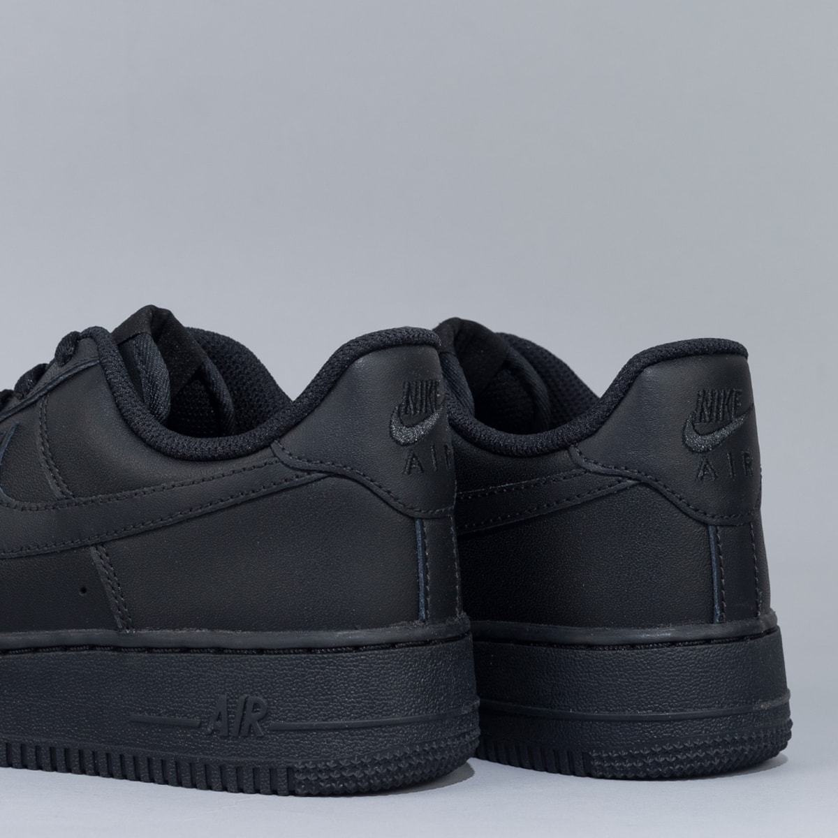 Tênis Nike Air Force 1 07 Black Black DD8959-001