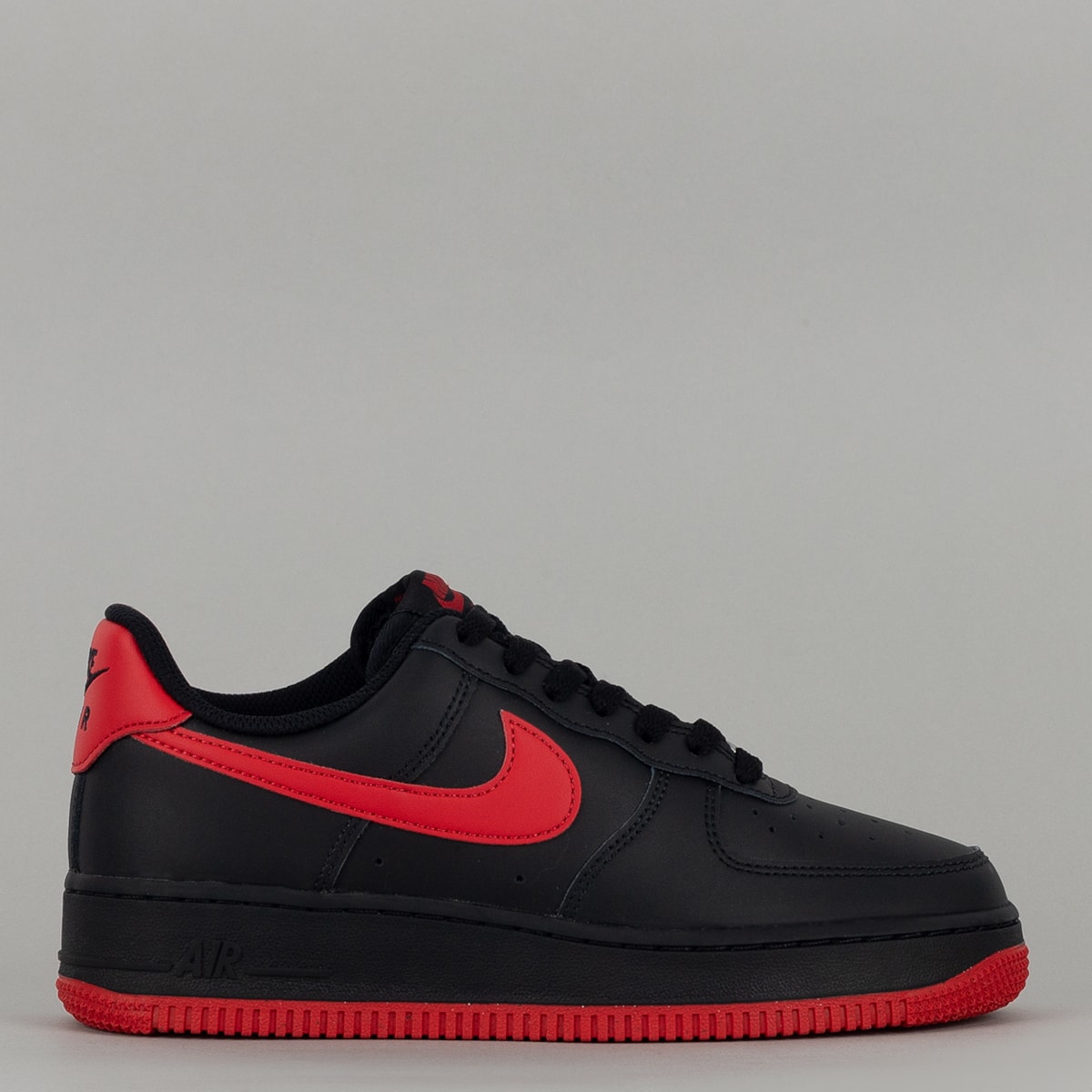 Tênis Nike Air Force 07 Black University Red FJ4146-002