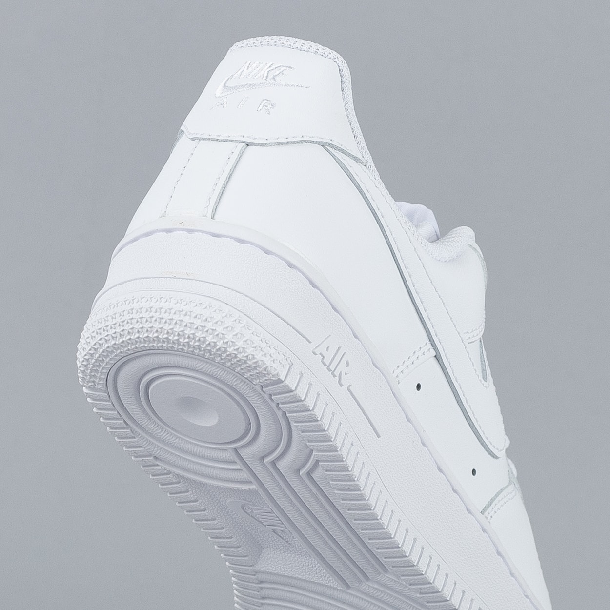 Tênis Nike Air Force 1 07 LE White White CW2288-111