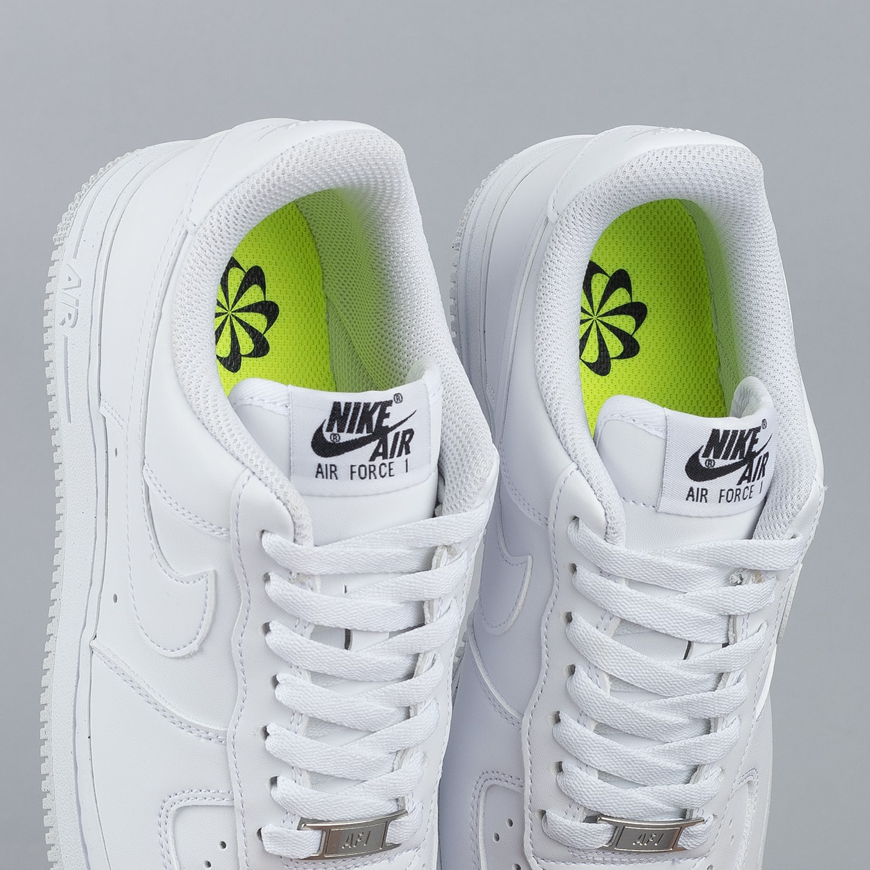 Nike air force store 1 with studs