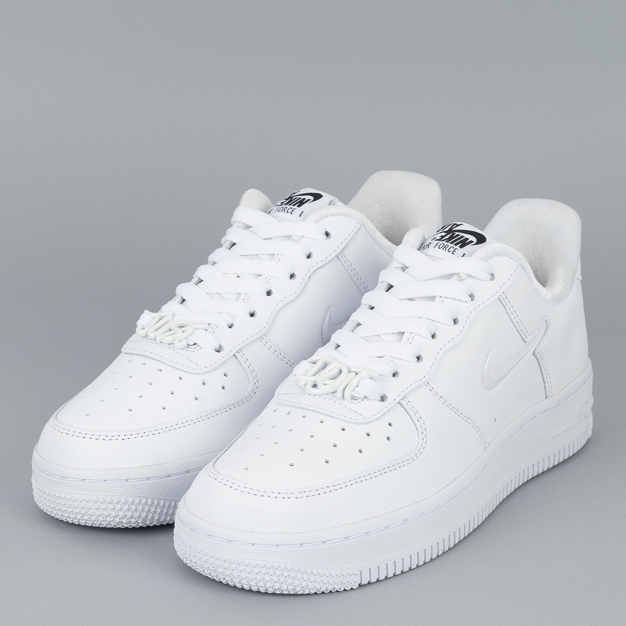 Tênis Nike Air Force 1 07 SE White Multicolor FB8251-100
