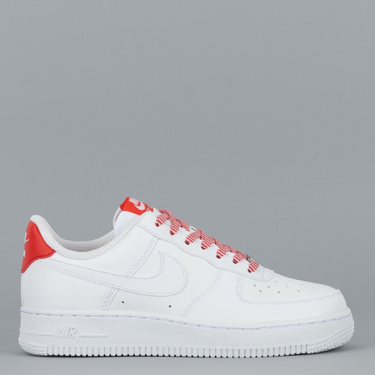 Tênis Nike Air Force 07 White Crimson IB7167-103