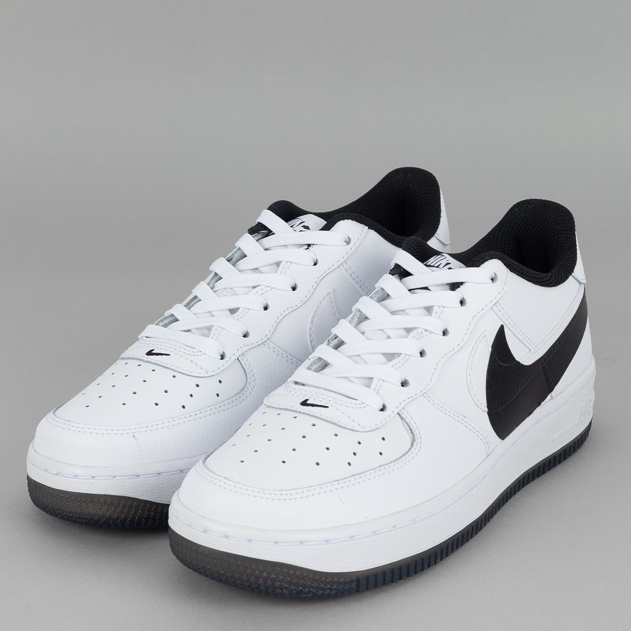 Air force 1 preto e marrom best sale