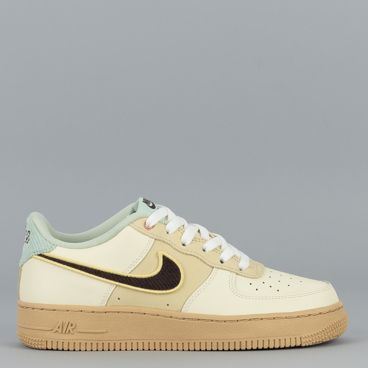 Tênis Nike Air Force 1 LV8 GS Coconut Milk HQ3473-122