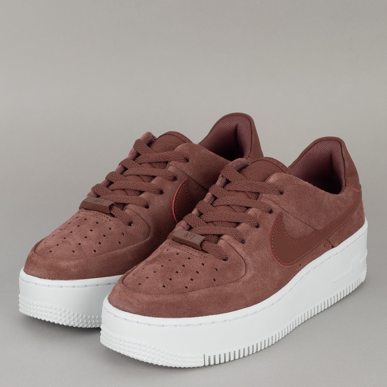 nike sage low air force