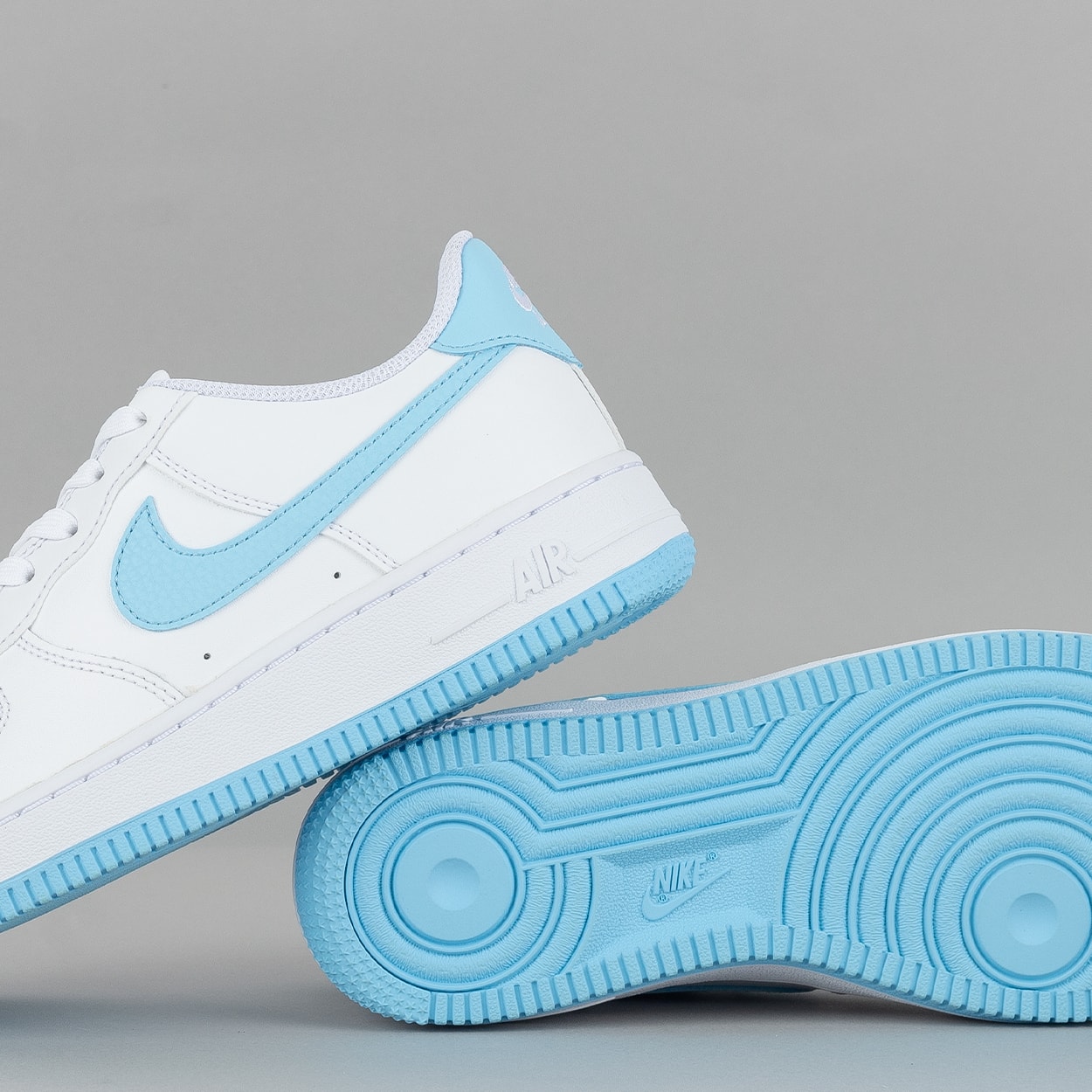 Nike air force azul e branco best sale