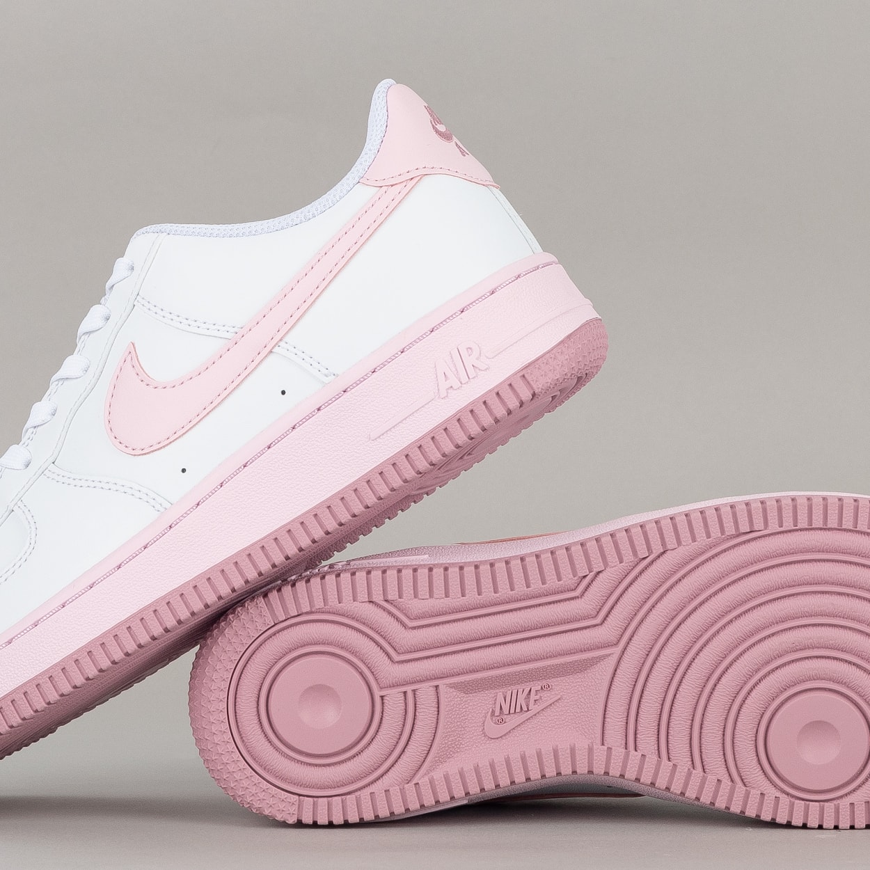 Tênis Nike Air Force 1 White Pink FV5948-100