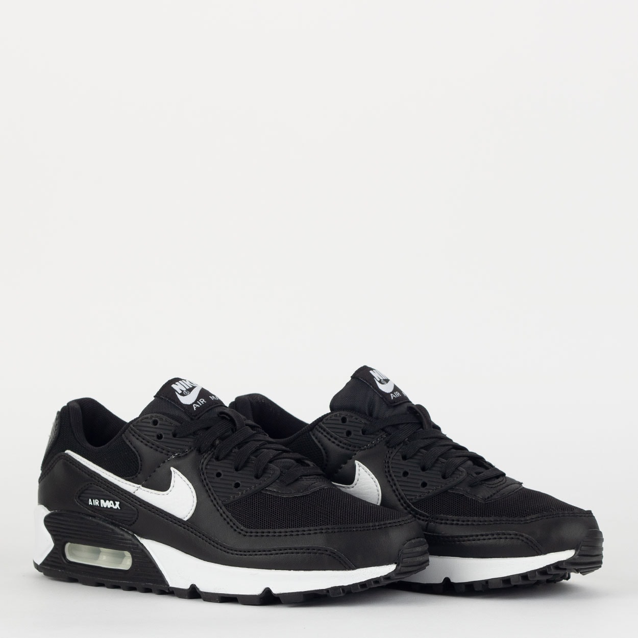 Tênis da nike hot sale preto com branco