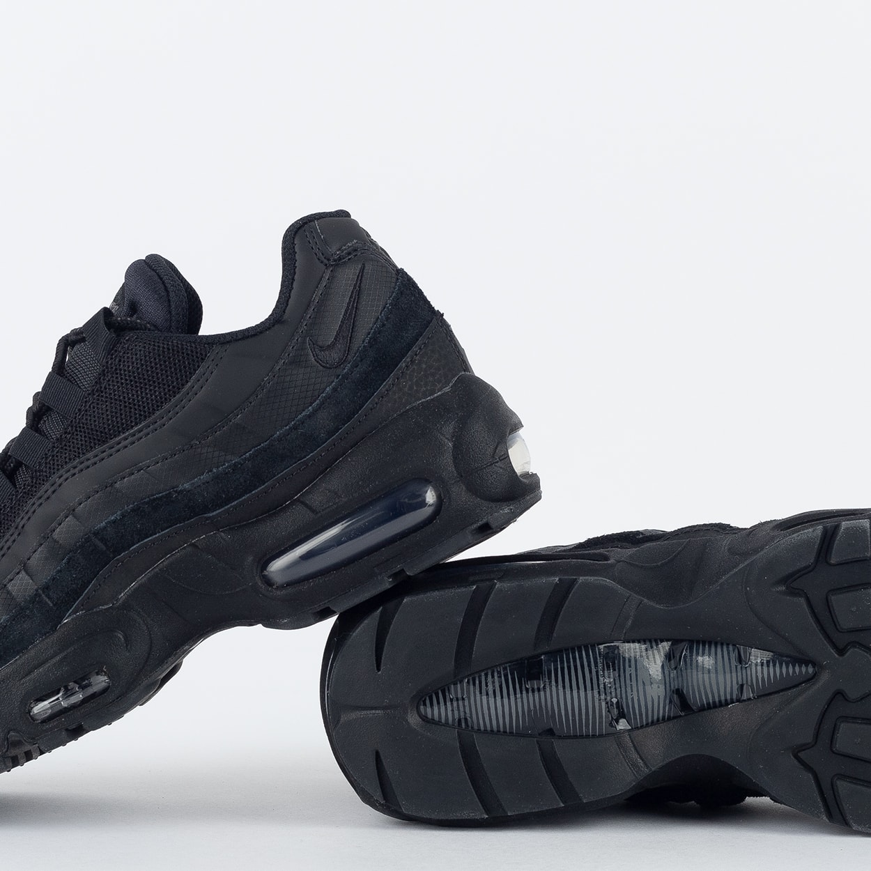 nike air max 95 essential black white