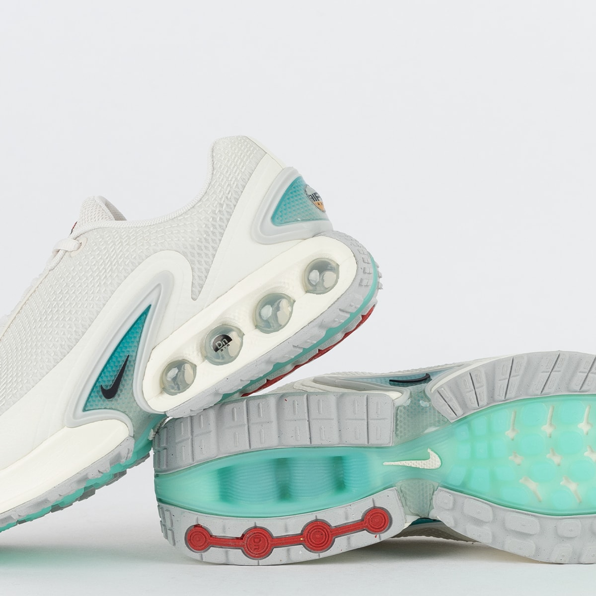 Max Plus Nike Air Max Holographic White Tênis Nike Air Max DN