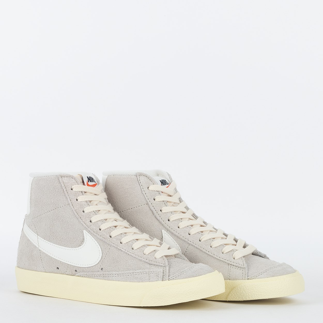 Tenis nike feminino hot sale branco cano alto