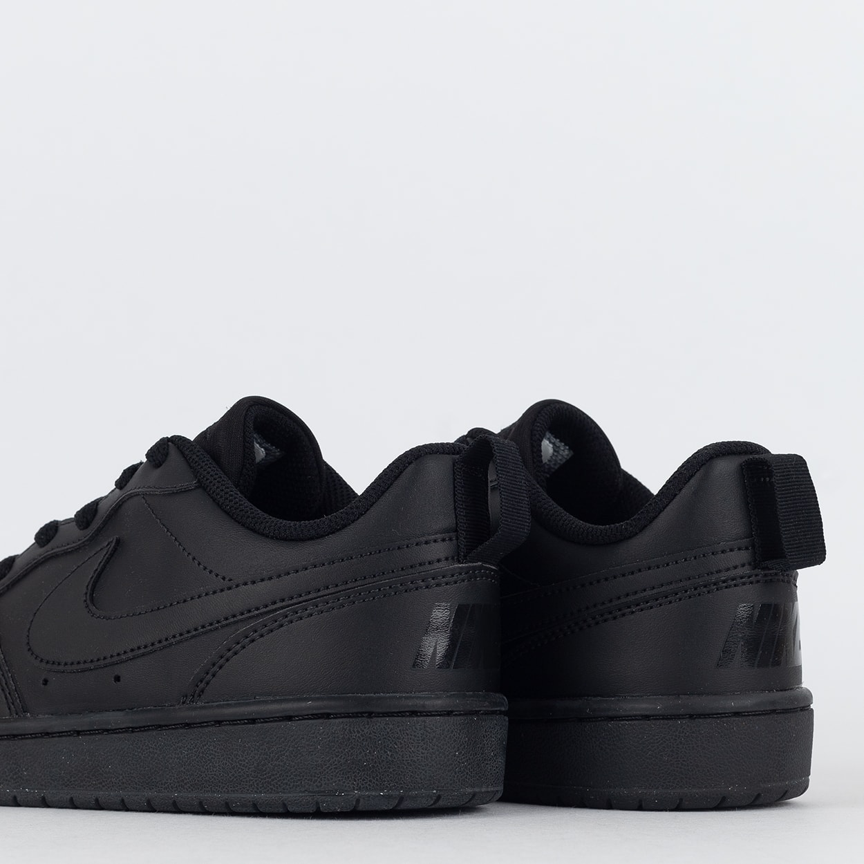 nike court borough all black