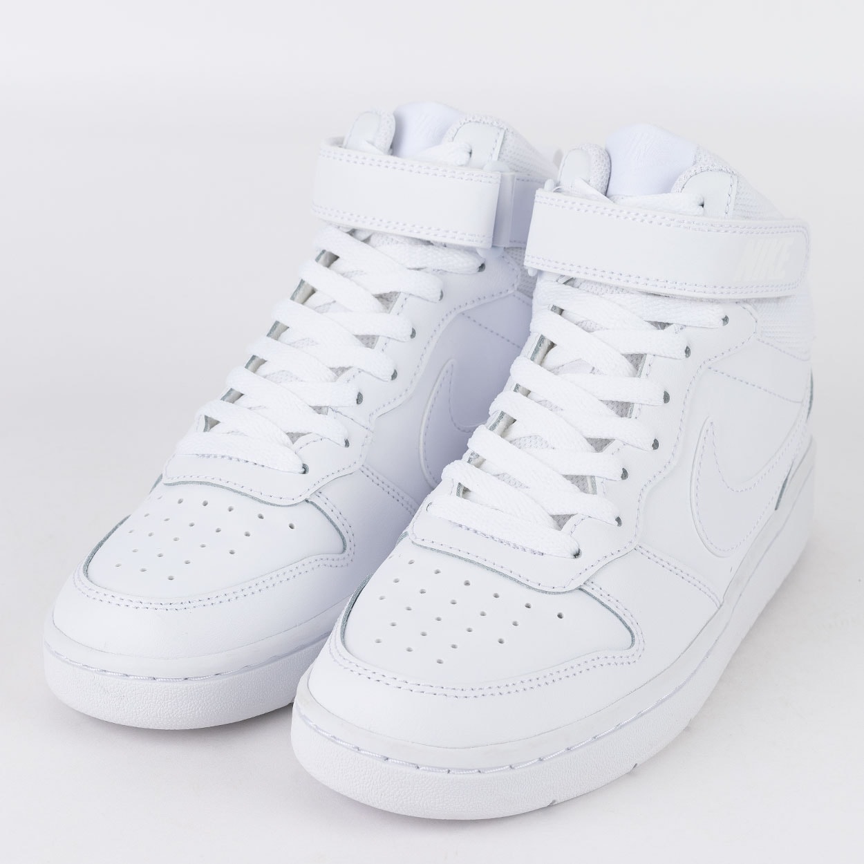 Nike store mid white