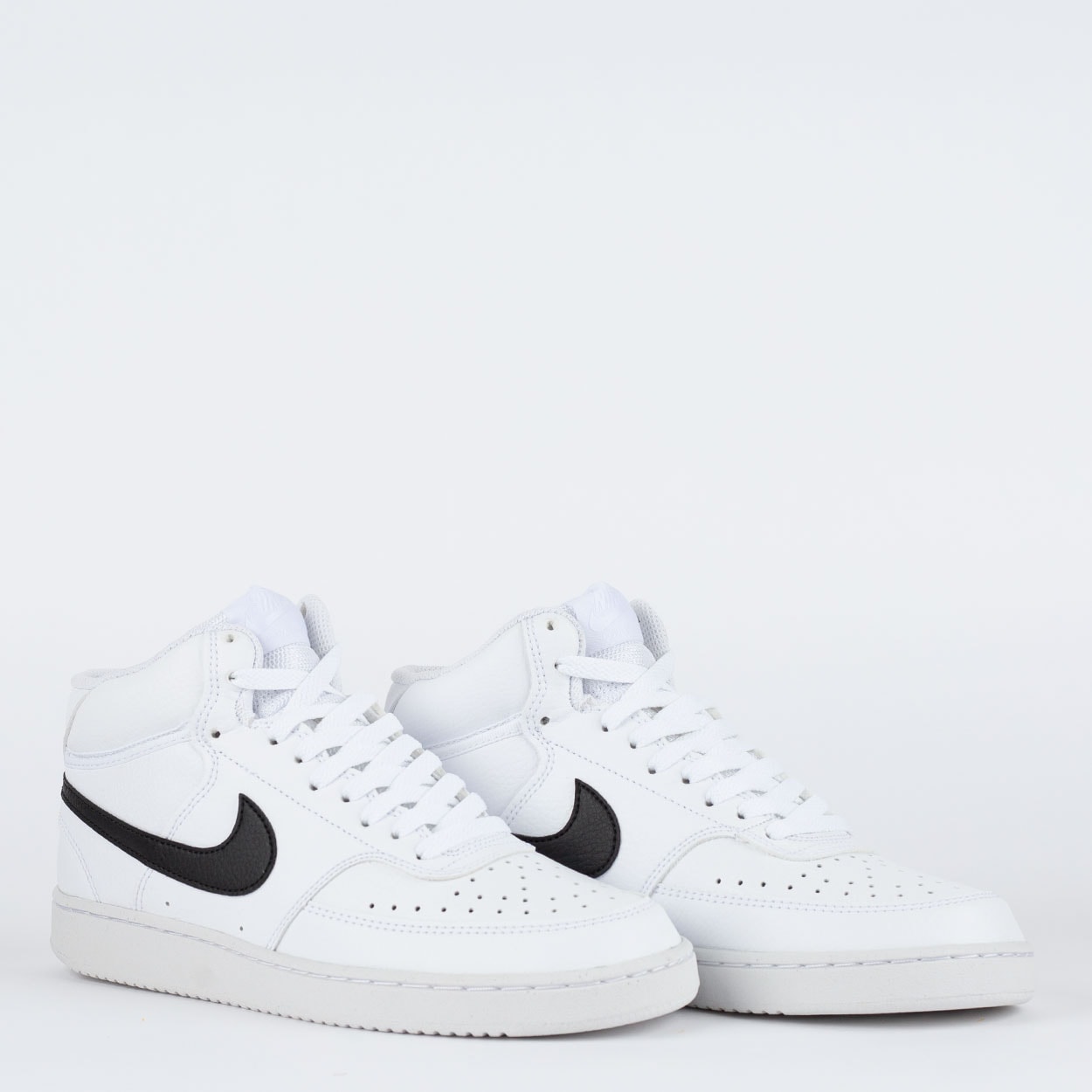 nike court low black and white