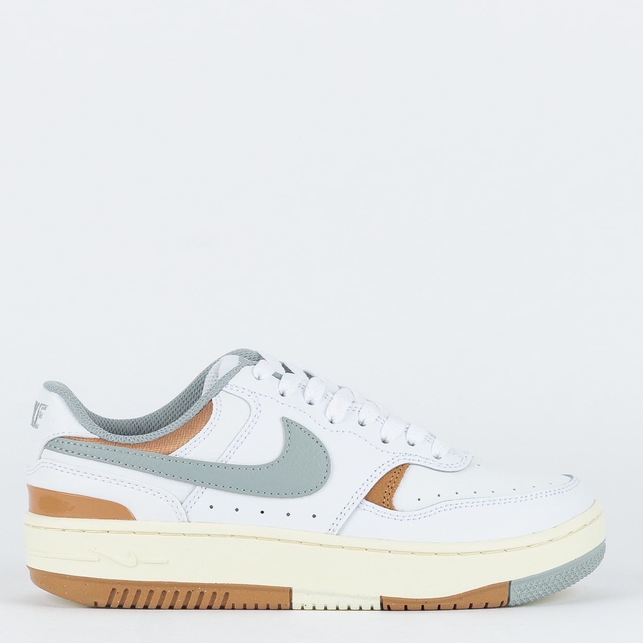 sugar Tênis Nike Gamma Force White Light Pumice DX9176-112