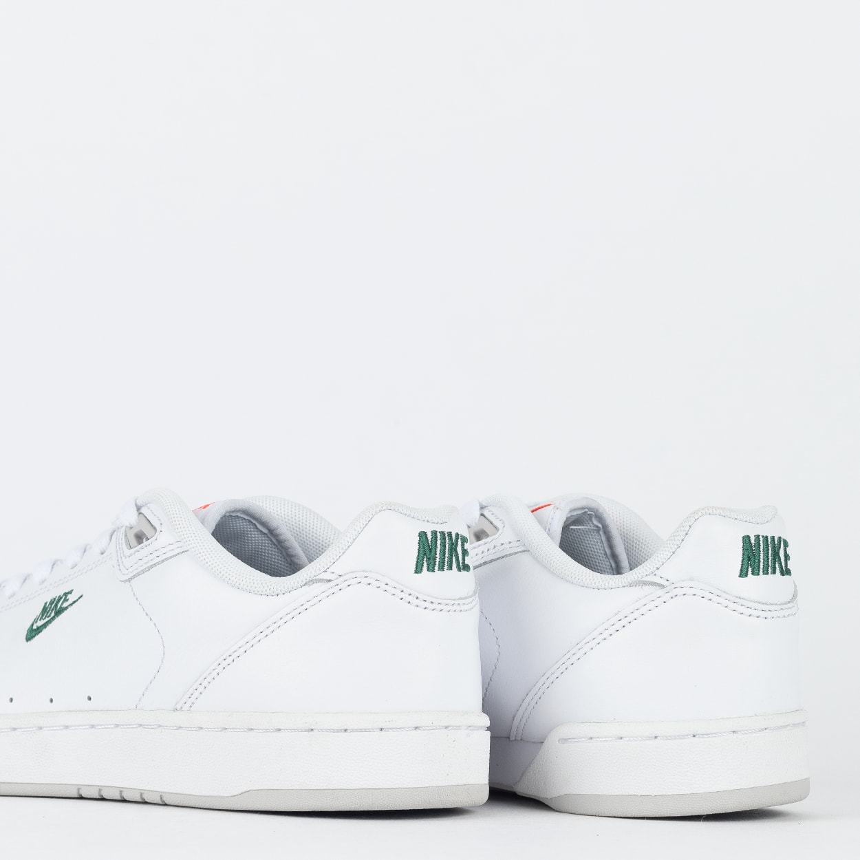 Tênis Nike Grandstand II Premium White Dark Cypress AA8005-100