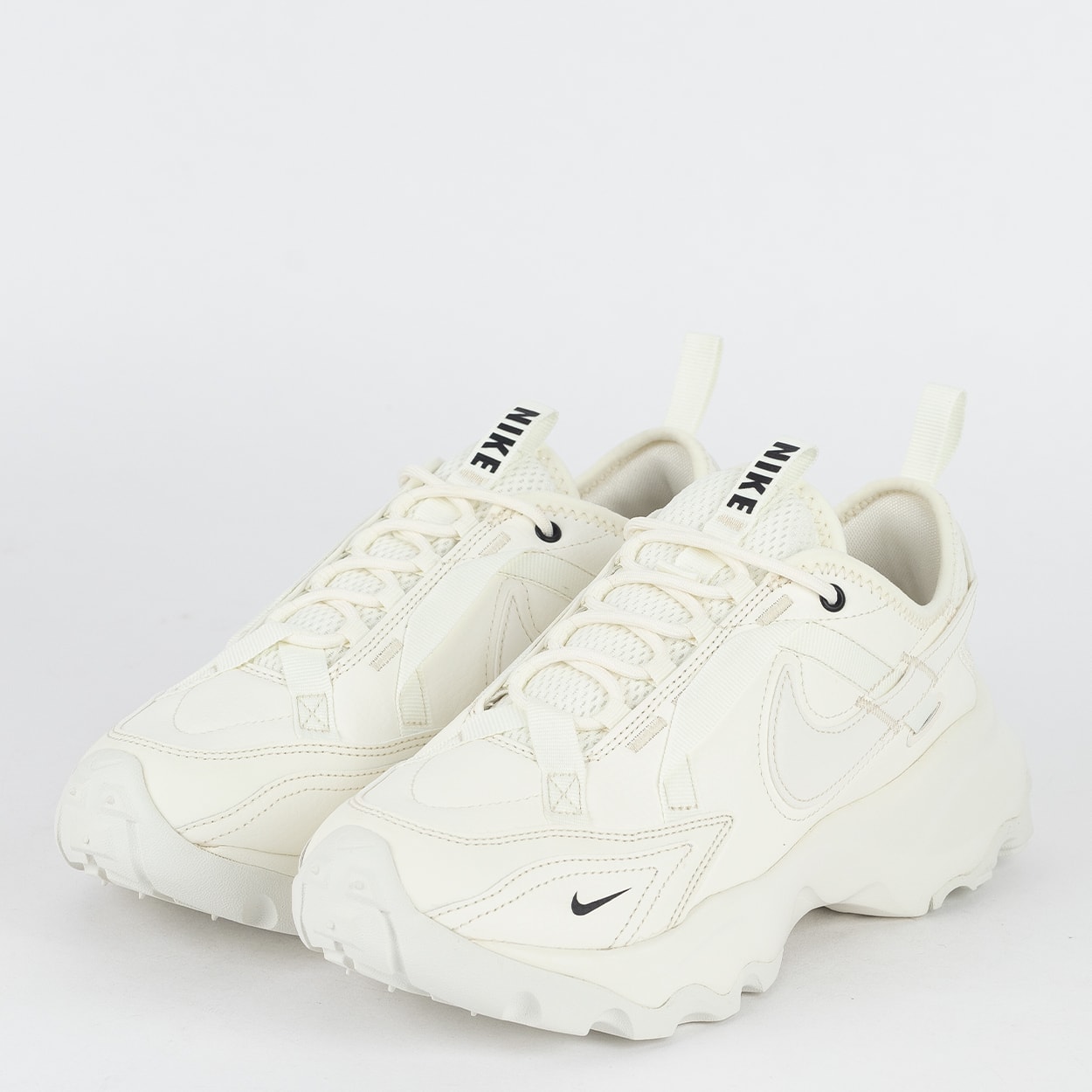 Tênis Nike TC 7900 Sail DD9682-100