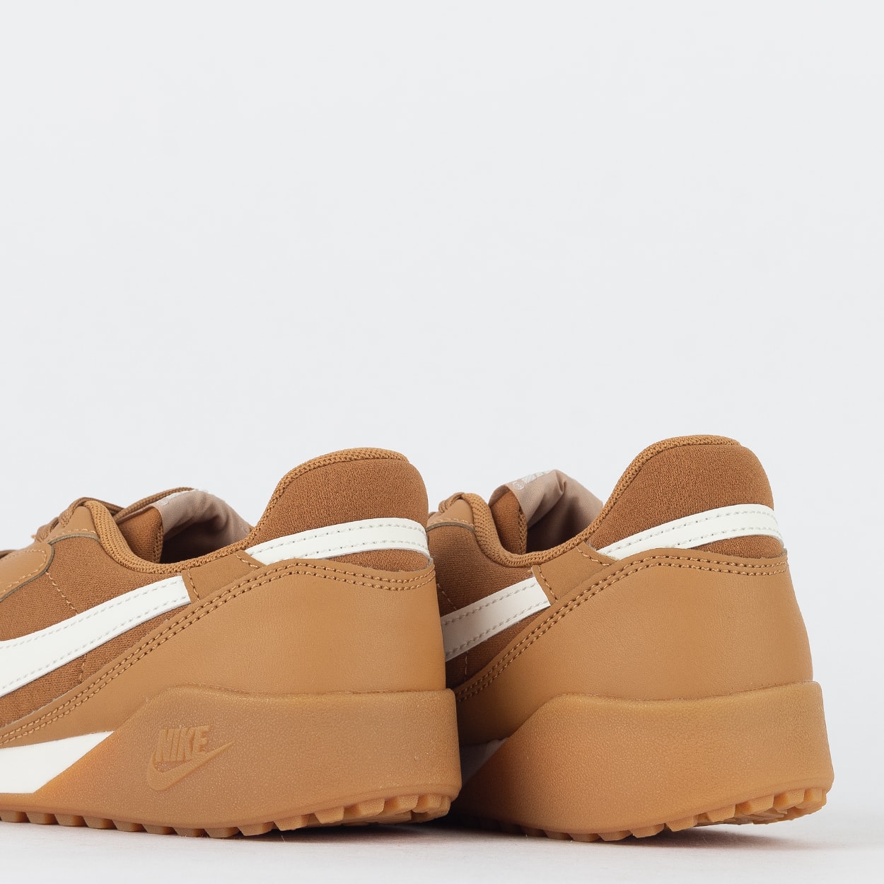 Tênis Nike Terra Manta Flax Sail Gum HQ1940-200