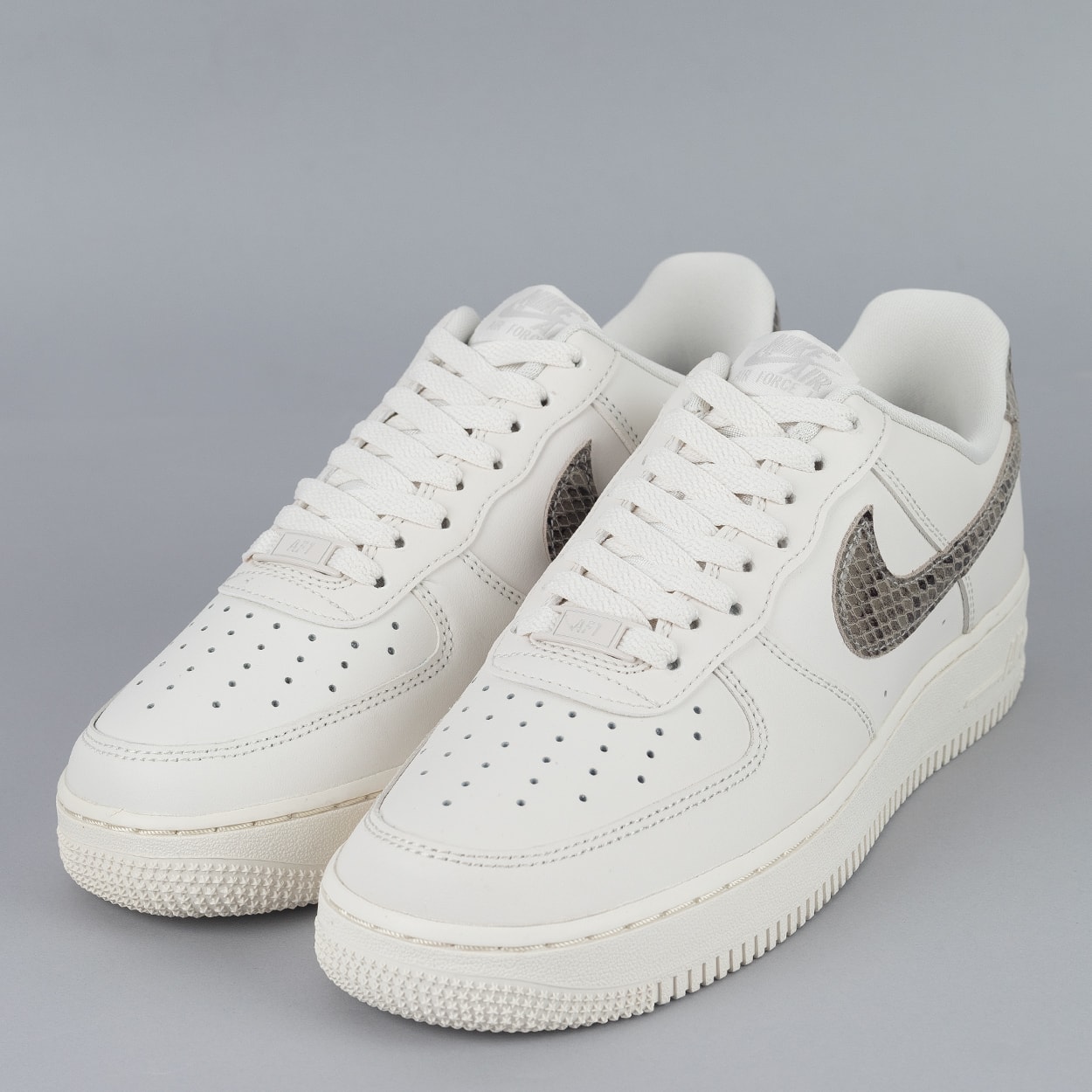 Nike hot sale van phantom