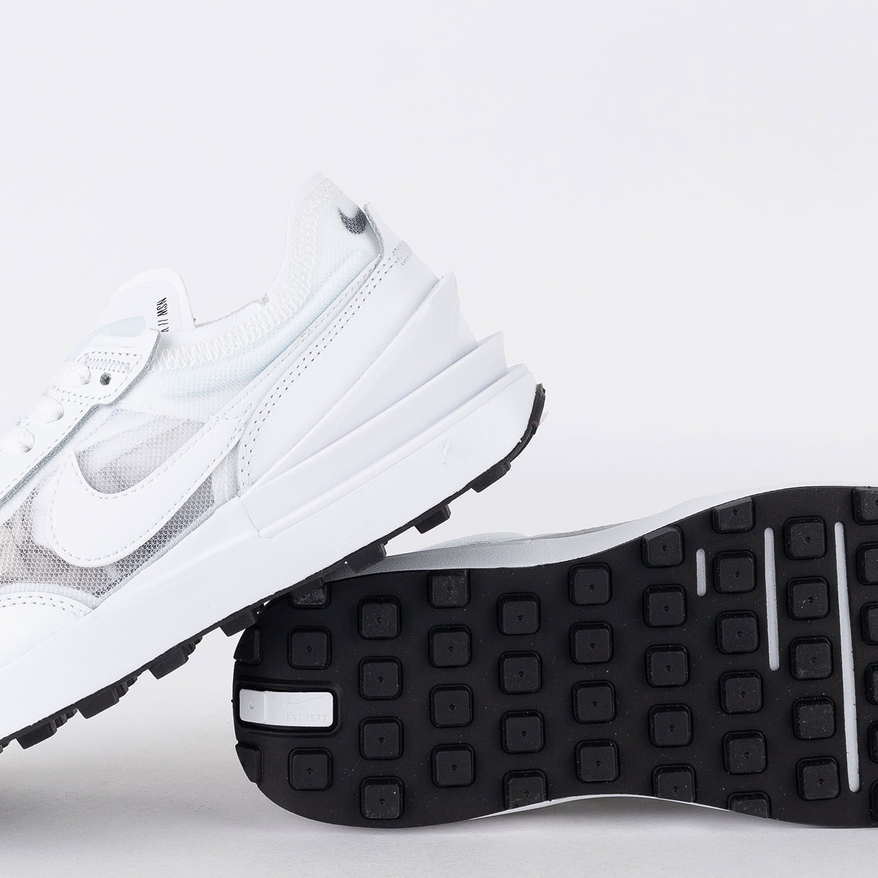 nike waffle one white black