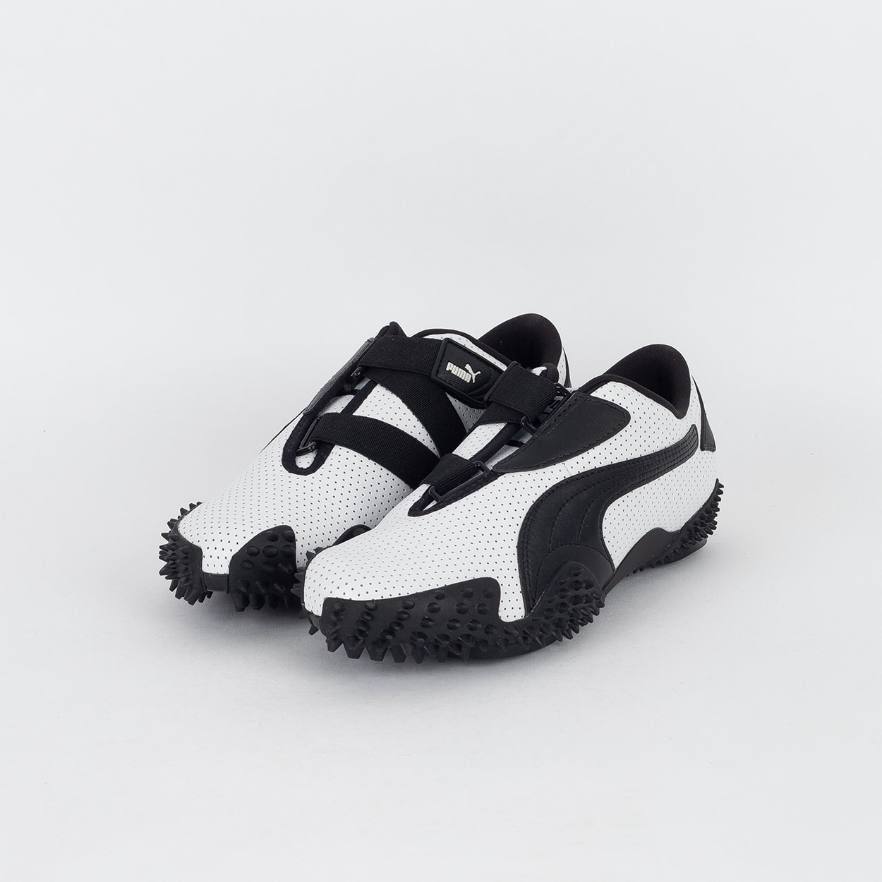 靴 Rare PUMA MOSTRO Tênis Puma Mostro Perf White Black 397331-01