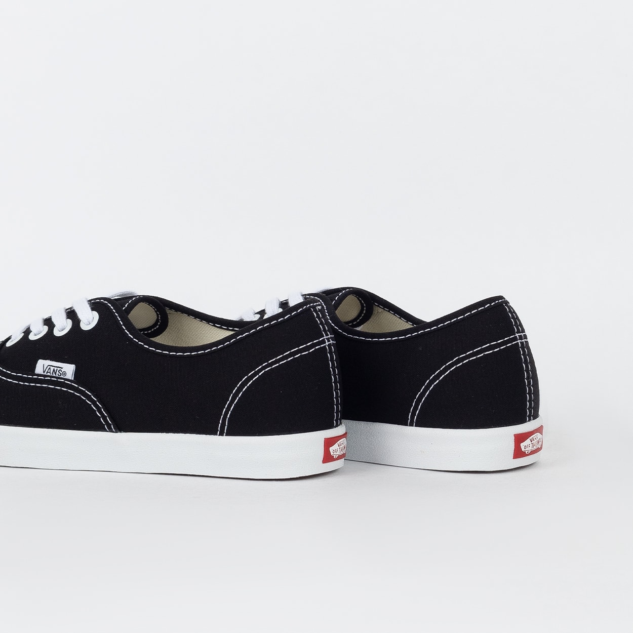 Tênis Vans Authentic Lowpro Black White VN000D04BZW
