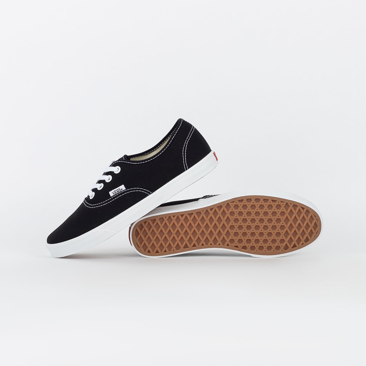 Tênis Vans Authentic Lowpro Black White VN000D04BZW