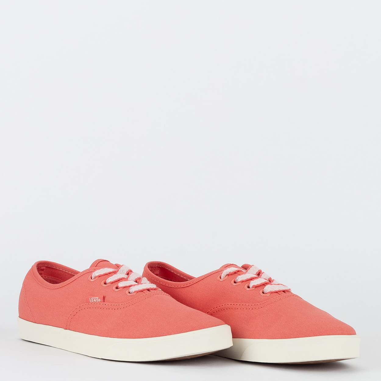 Tênis Vans Authentic Lowpro Outlines Porcelain Rose VN000D04D6Z