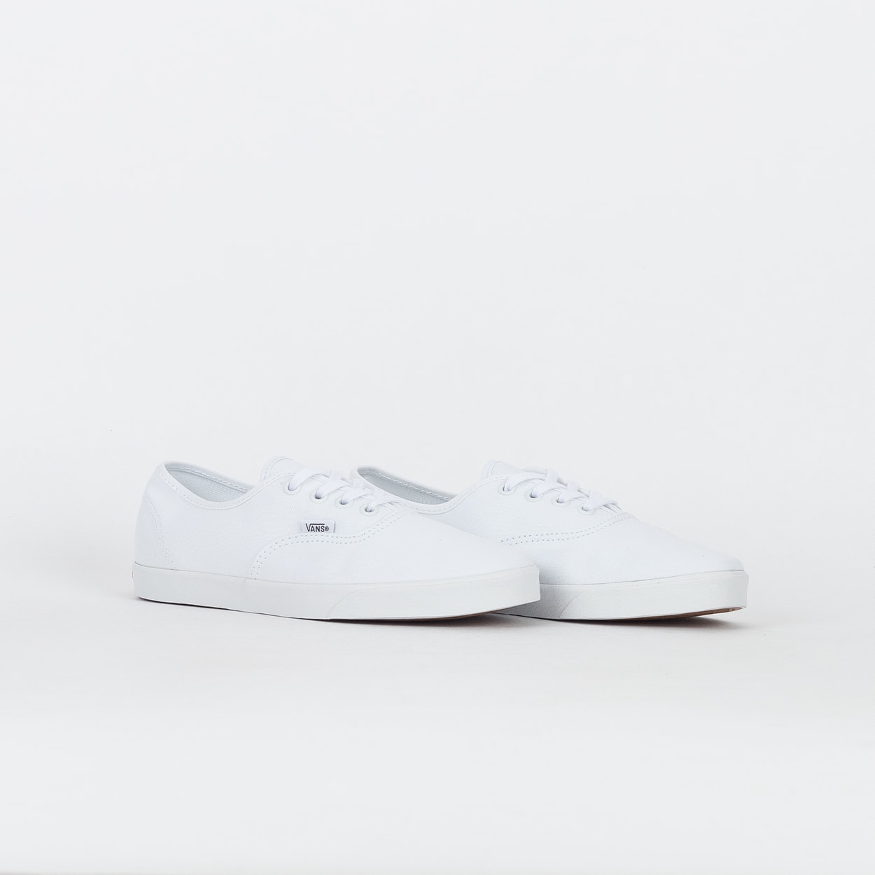 Tênis Vans Authentic Lowpro White White VN000D04WWW