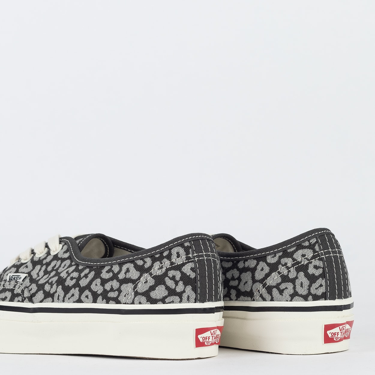 Tênis Vans Authentic Reissue 44 Cheetah Grey VN000CT71XM Tênis Vans Authentic Reissue 44 Cheetah Grey VN000CT71XM