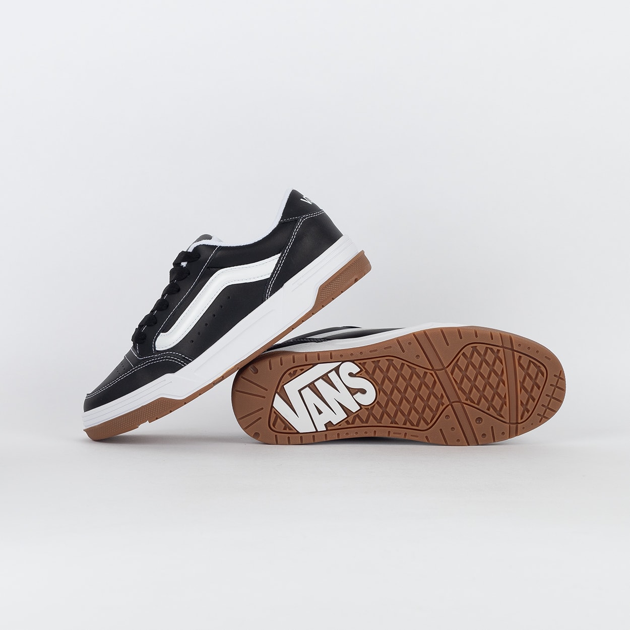 Tênis Vans Hylane Black White Gum VN000D269X1