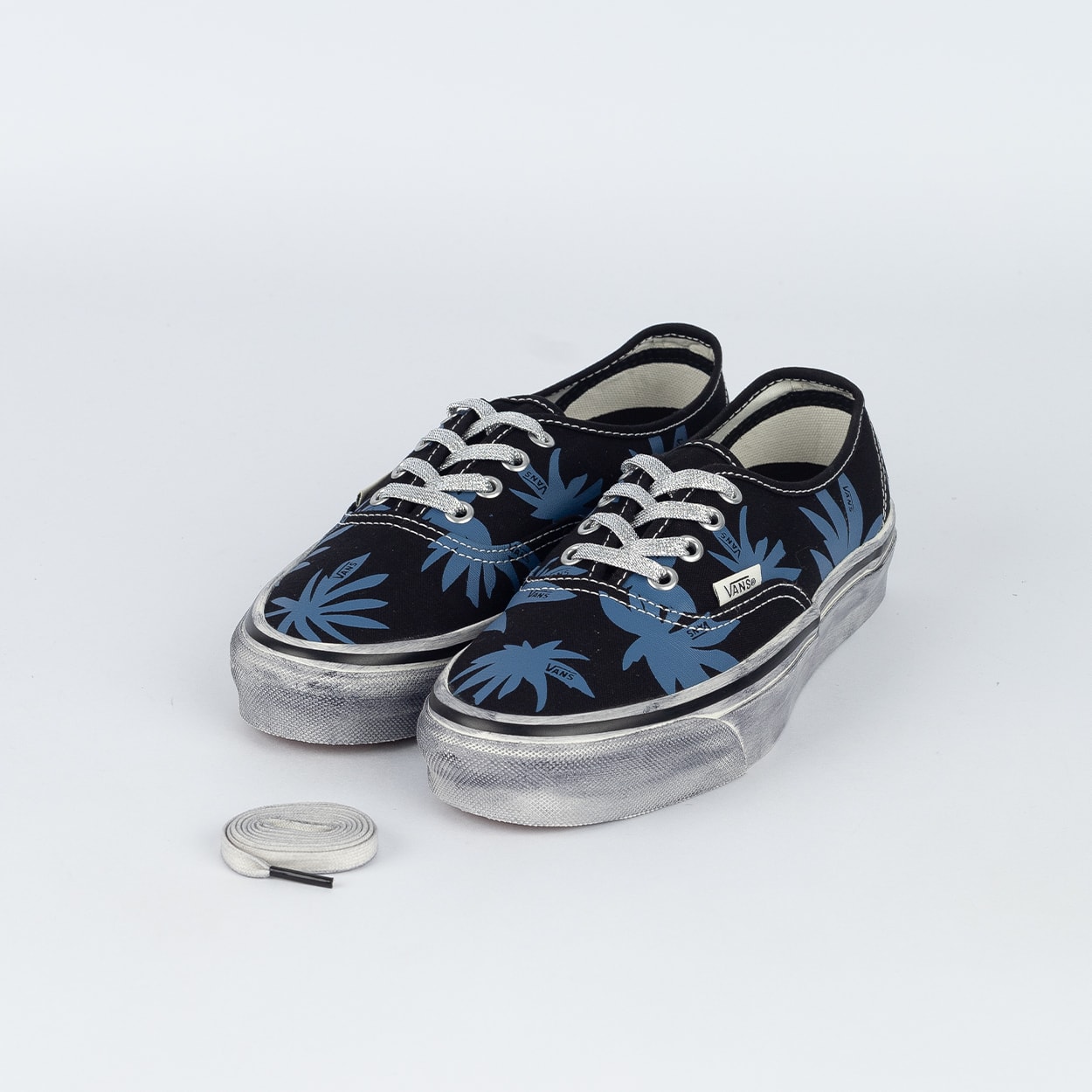 Tênis Vans LX Authentic 44 Archive Black VN000DB8CJI