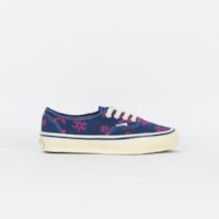 Daisy True Blue
