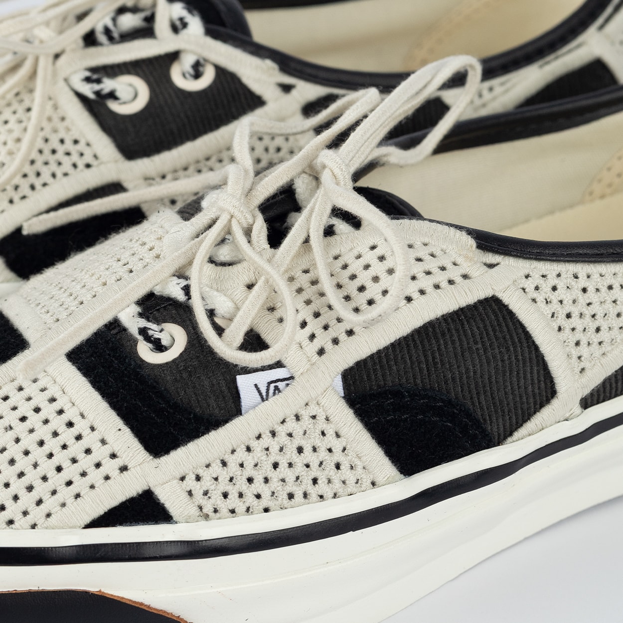 Tênis Vans LX Authentic 44 Shell Knit Black Egret VN000Y0RFDB