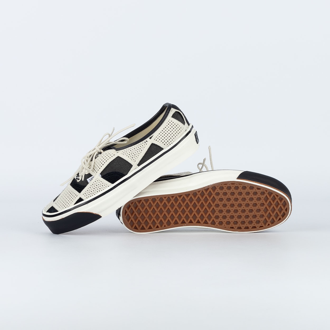 Tênis Vans LX Authentic 44 Shell Knit Black Egret VN000Y0RFDB