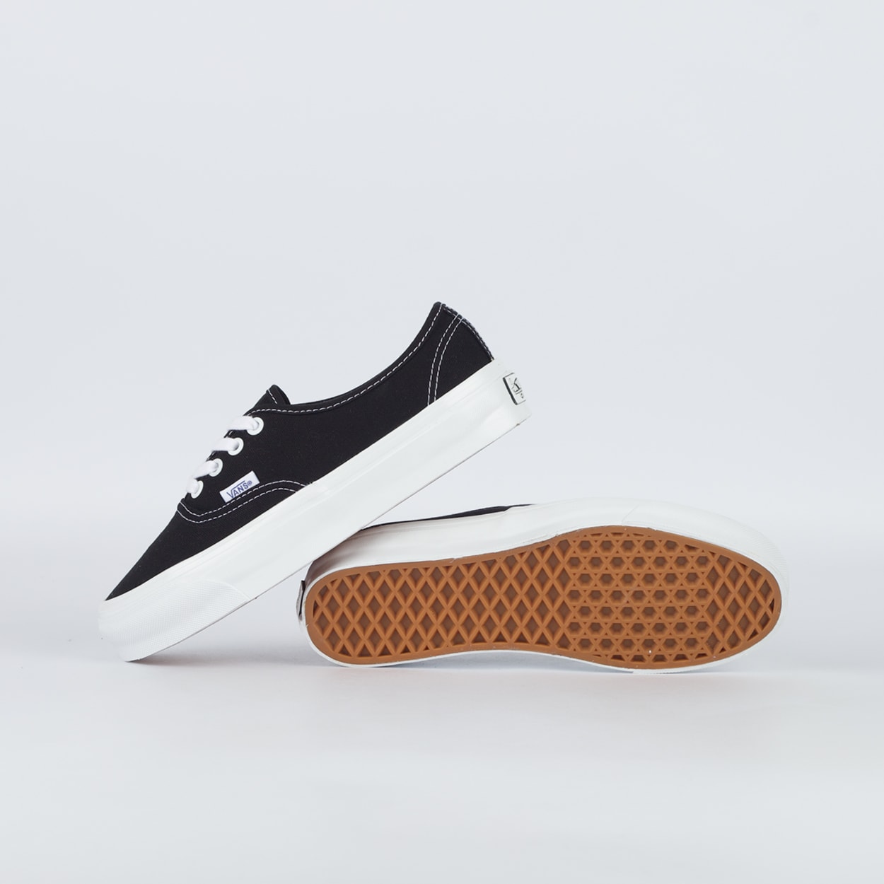 Tênis Vans LX Authentic Reissue 44 Black White VN000CQABA2