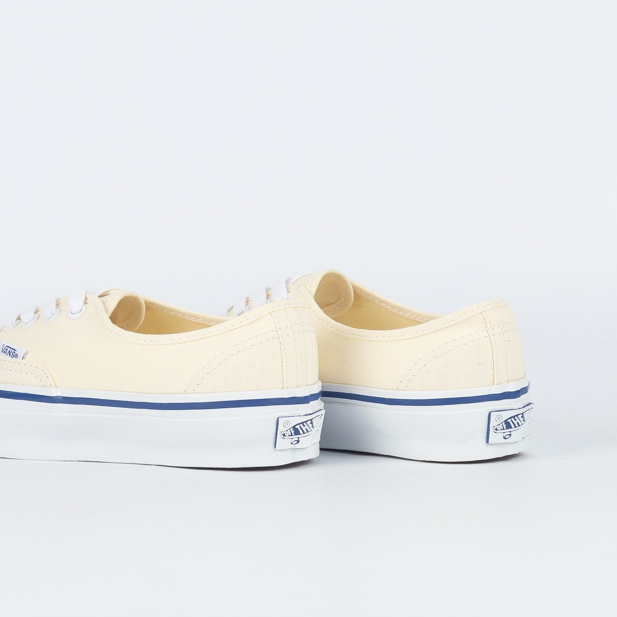 Tênis Vans LX Authentic Reissue 44 OFF White VN000CQAOFW