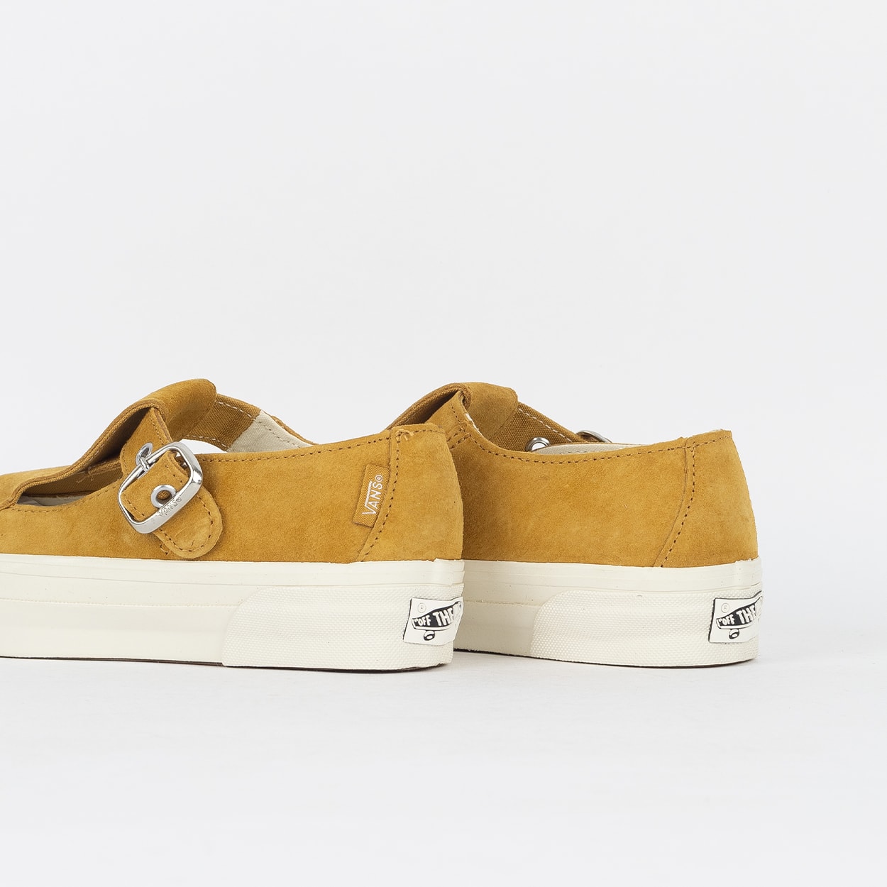 Tênis Vans LX Mary Jane 93 Pig Suede Haverst Gold VN000D8ZBL2