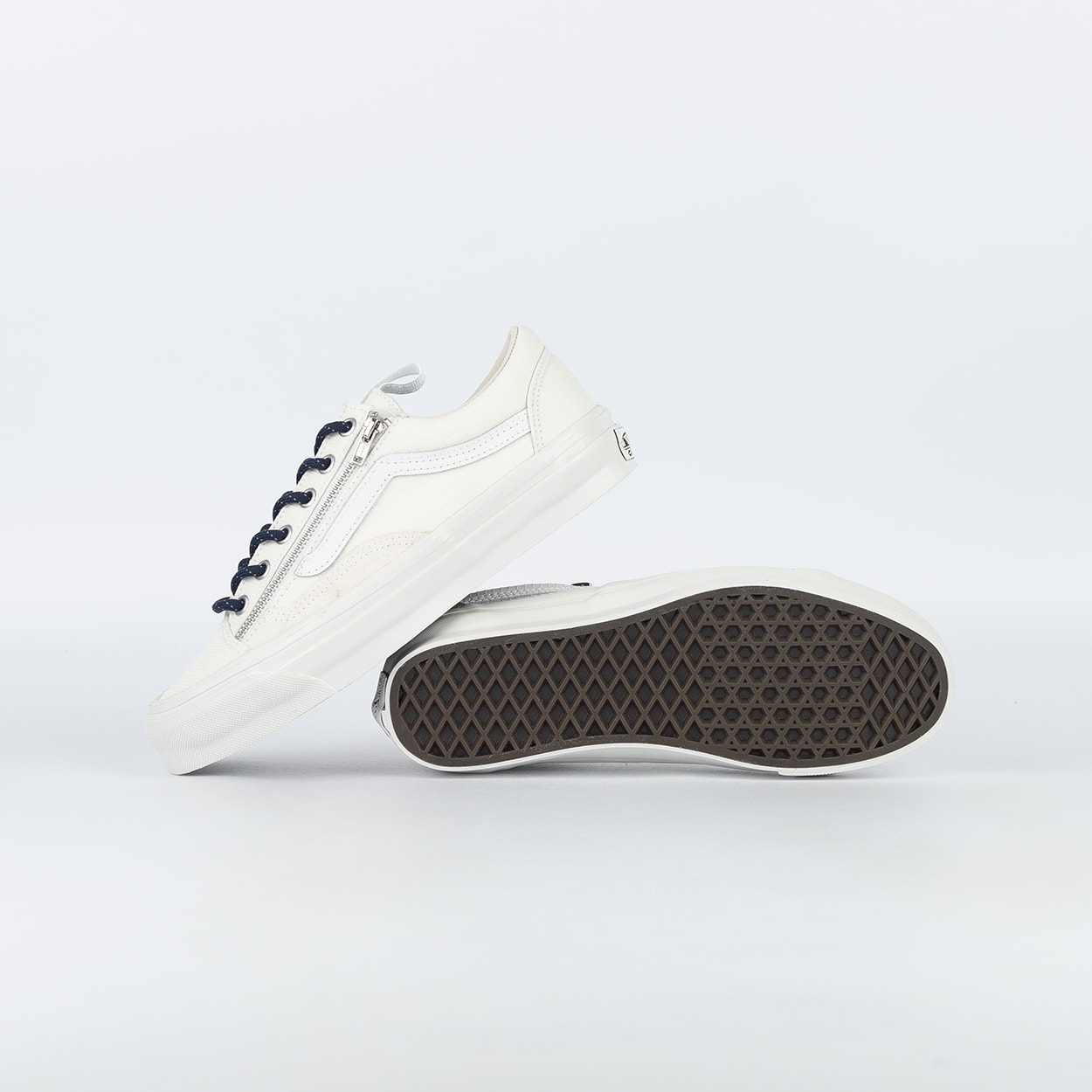 Tênis Vans LX Old Skool 36 Zip Aspen Ice VN000DAAEZY
