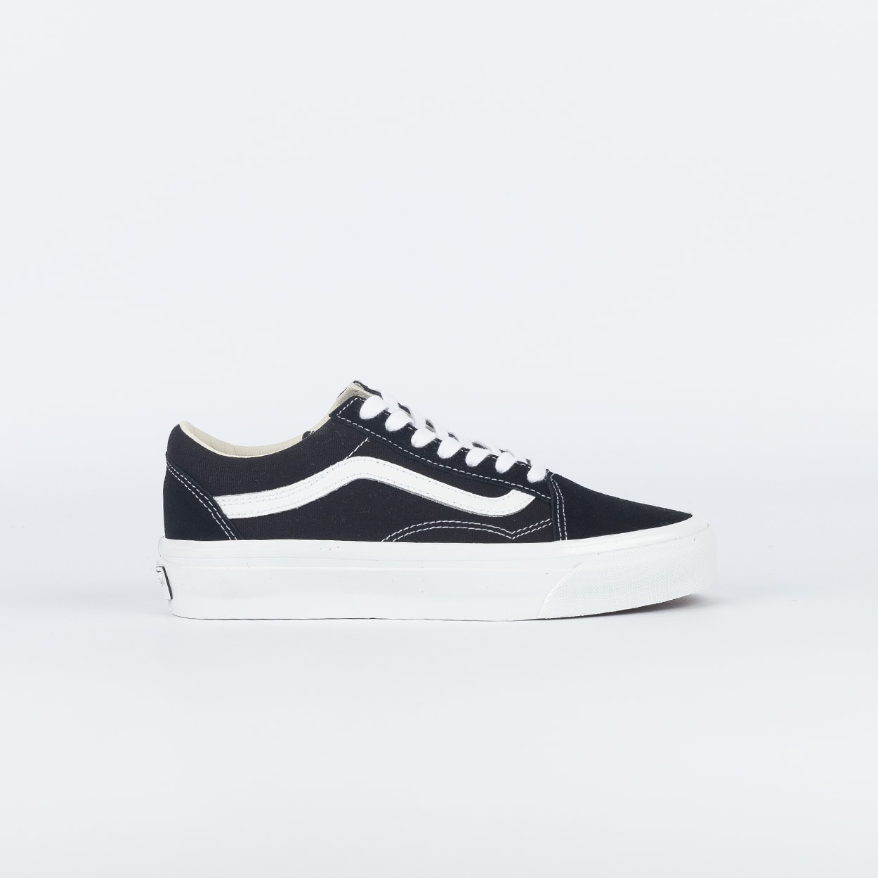 Tênis Vans LX Old Skool Black White VN000CQDBA2