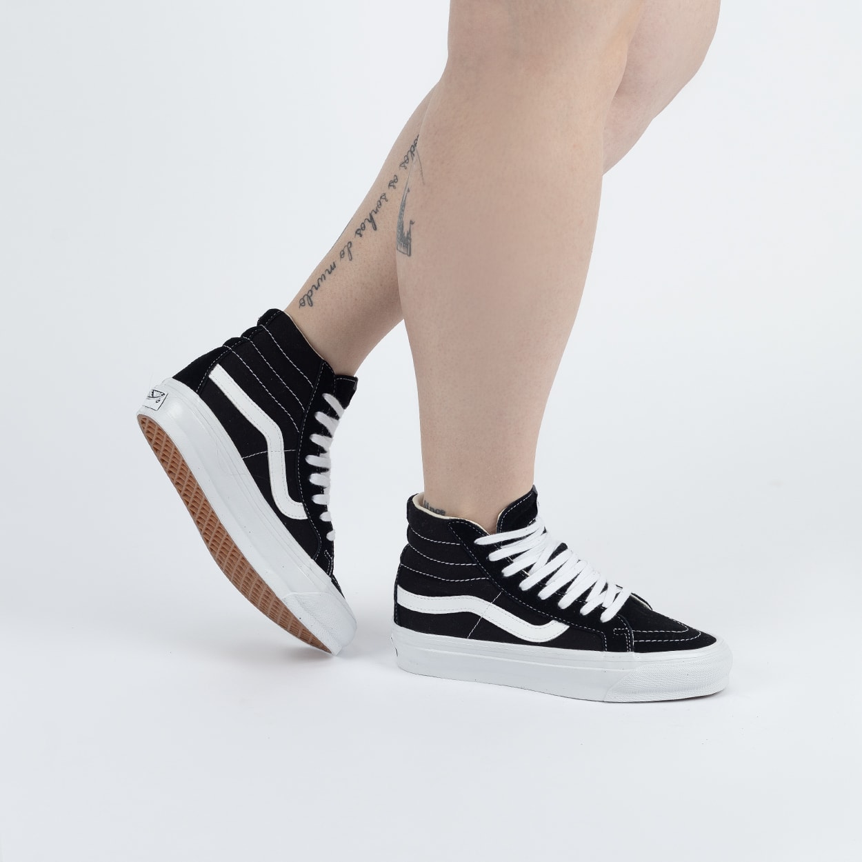 Tênis Vans LX Sk8-Hi Reissue 38 Black White VN000CR0BA2